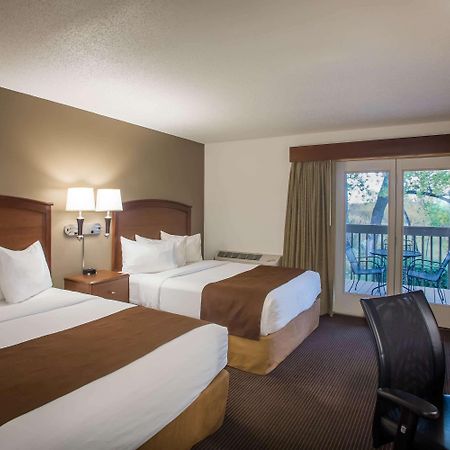 AmericInn by Wyndham Baudette Eksteriør billede